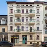 Bright & Modern In The Center By Renters شقة *