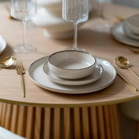 Bright & Modern In The Center By Renters * Posen