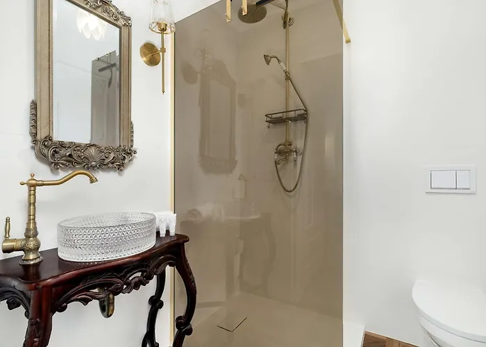 Bright & Modern In The Center By Renters * Posen