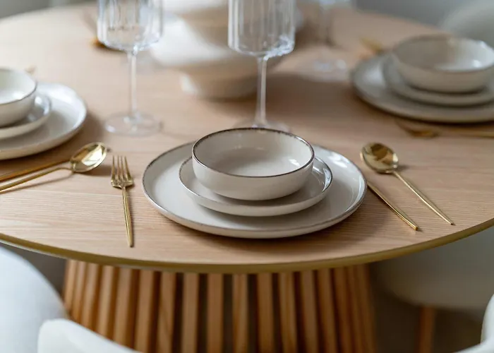 Bright & Modern In The Center By Renters * Posen