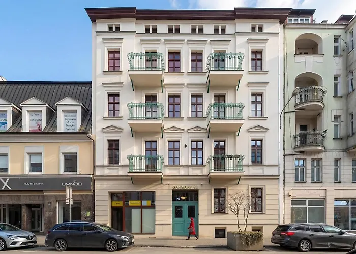 Bright & Modern In The Center By Renters Apartment *